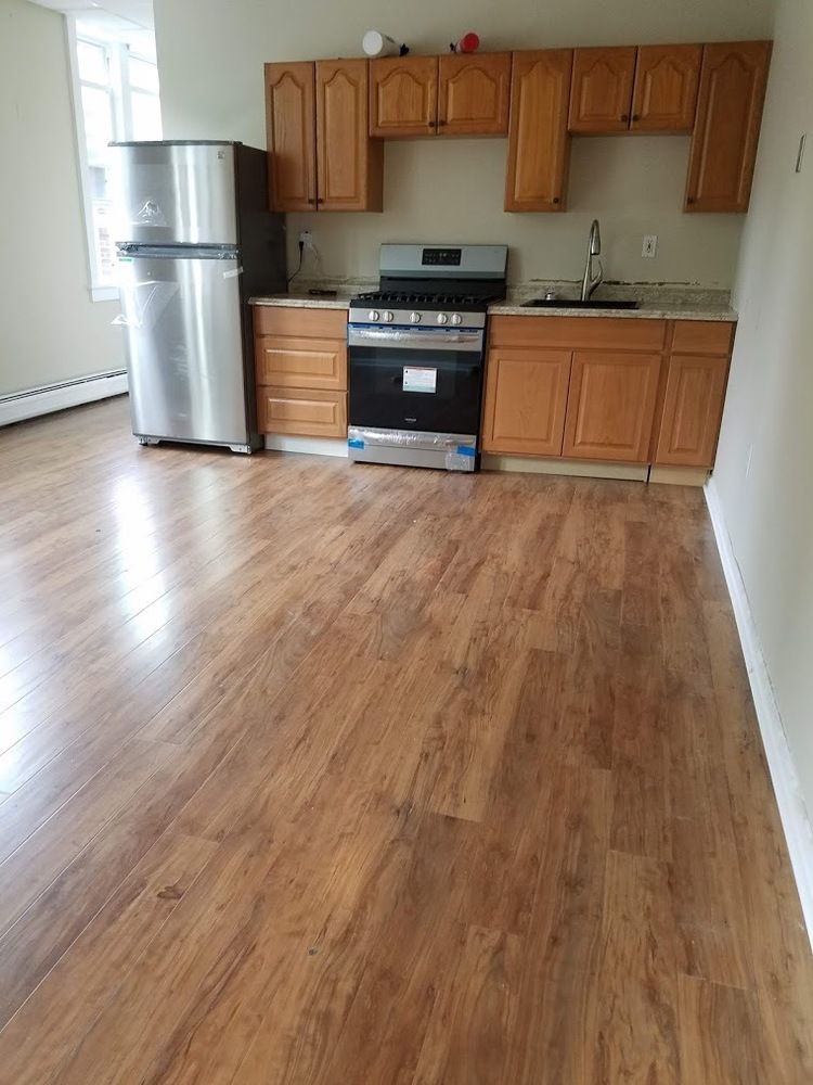 Applewood Apartments and Restaurant: 120 North Rd, Highland, NY 12528